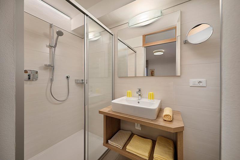 Bagno con doccia - Appartamento tipo-A